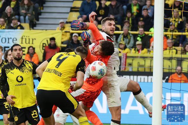 足球 | 德甲：多特蒙德胜圣保利