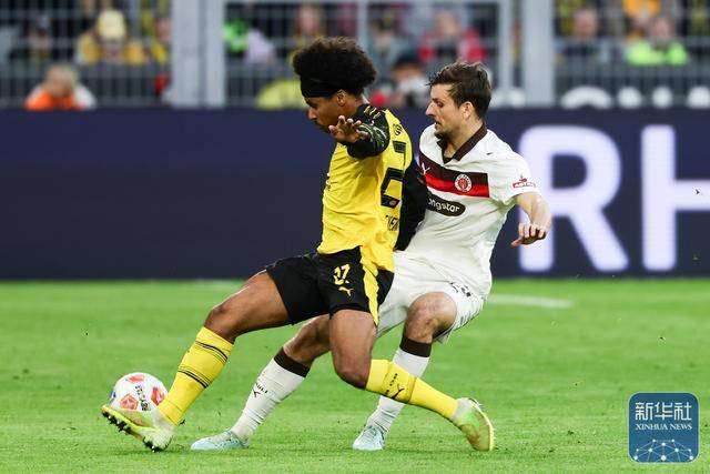 足球 | 德甲：多特蒙德胜圣保利